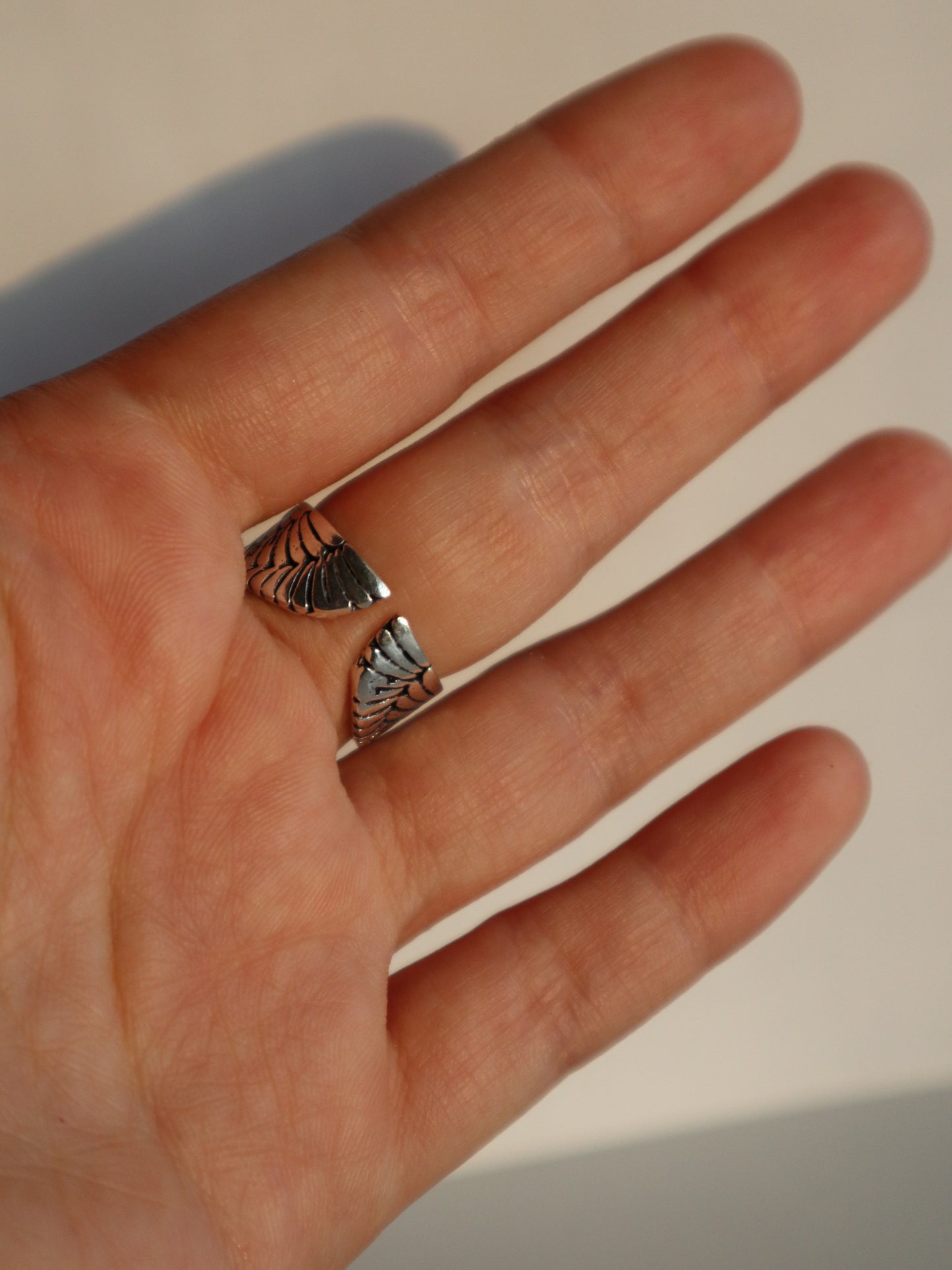 Versilberter Ring der Göttin Isis