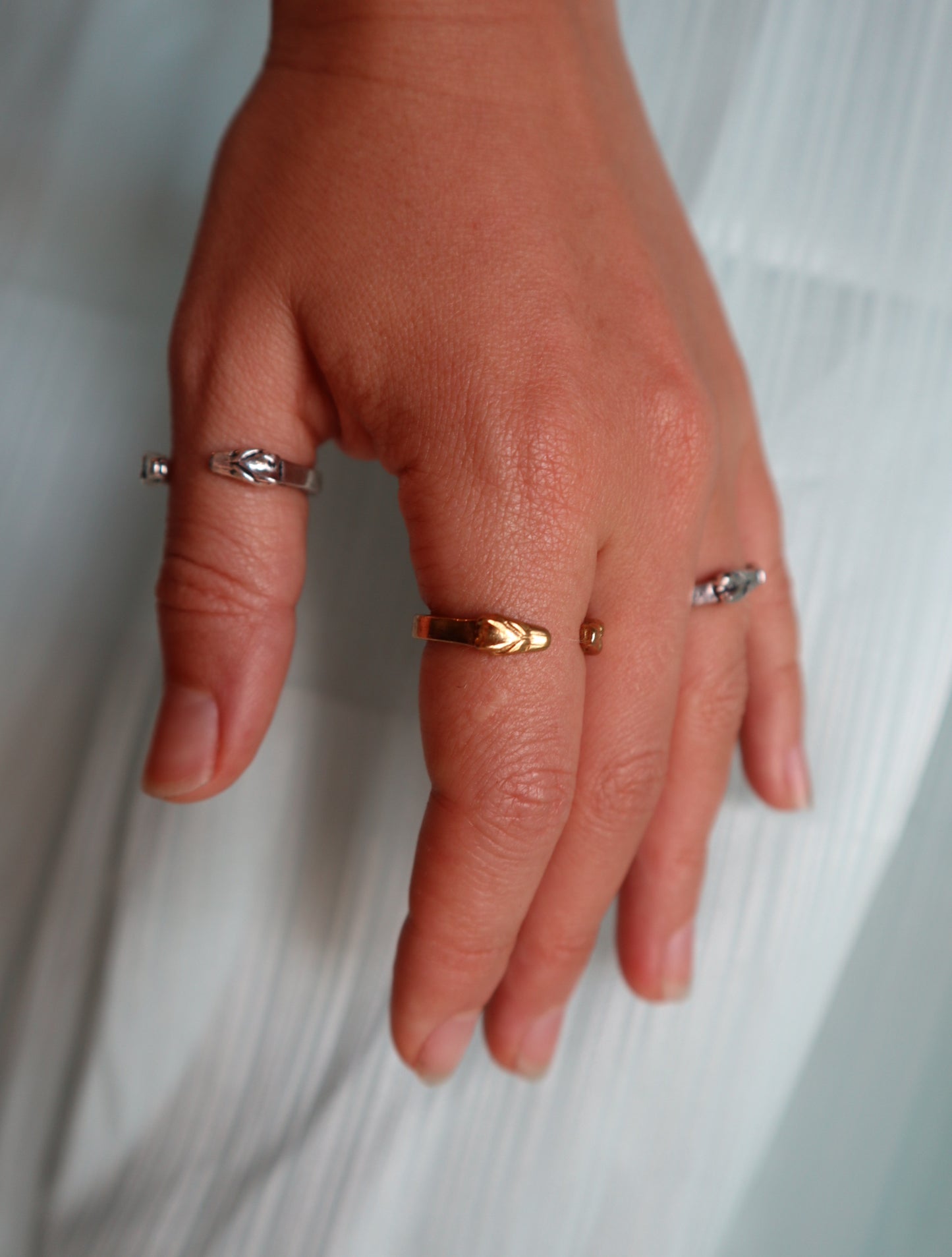 Messingring mit küssendem Drachen