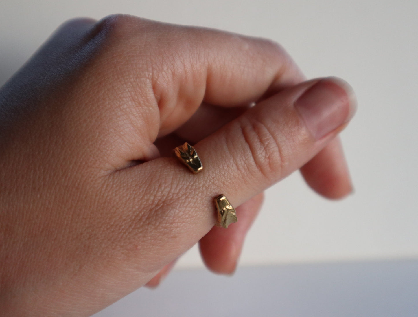 Messingring mit küssendem Drachen