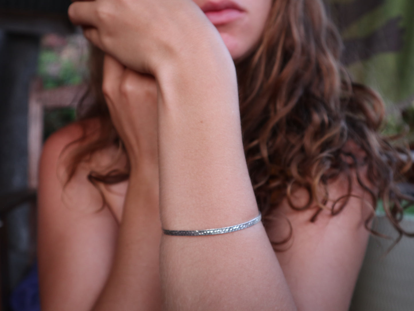 Elegantes Armband aus versilbertem Messing