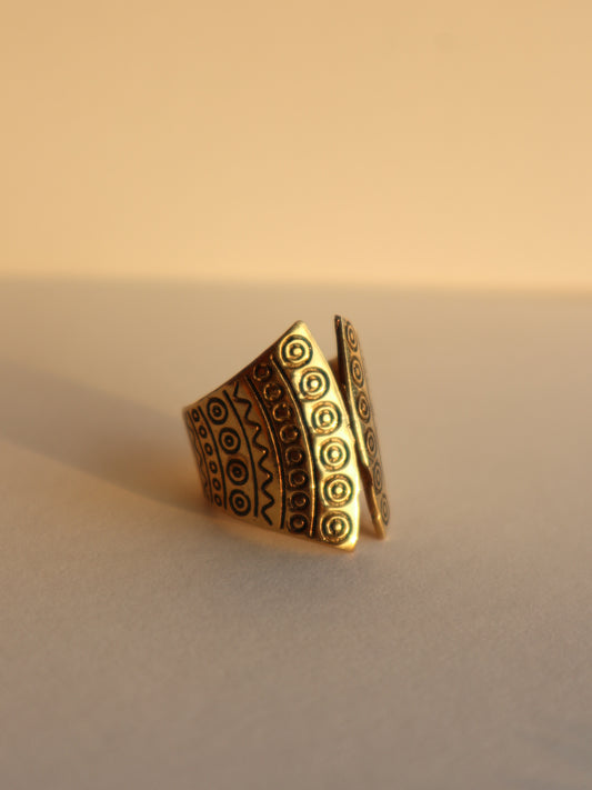 Totem brass ring